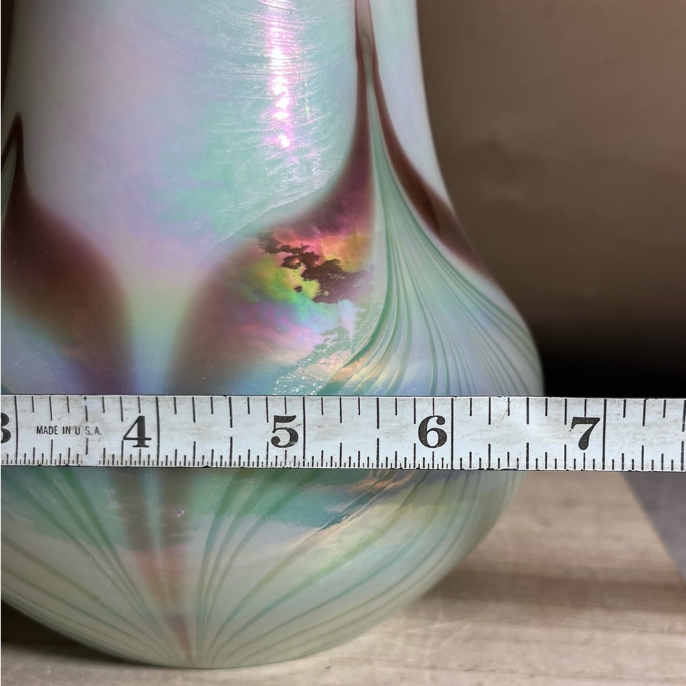 Sold! Fenton Dave Fetty Opal Glass Vase with Green and Mauve Pulled Feathers - Picture 9 of 10
